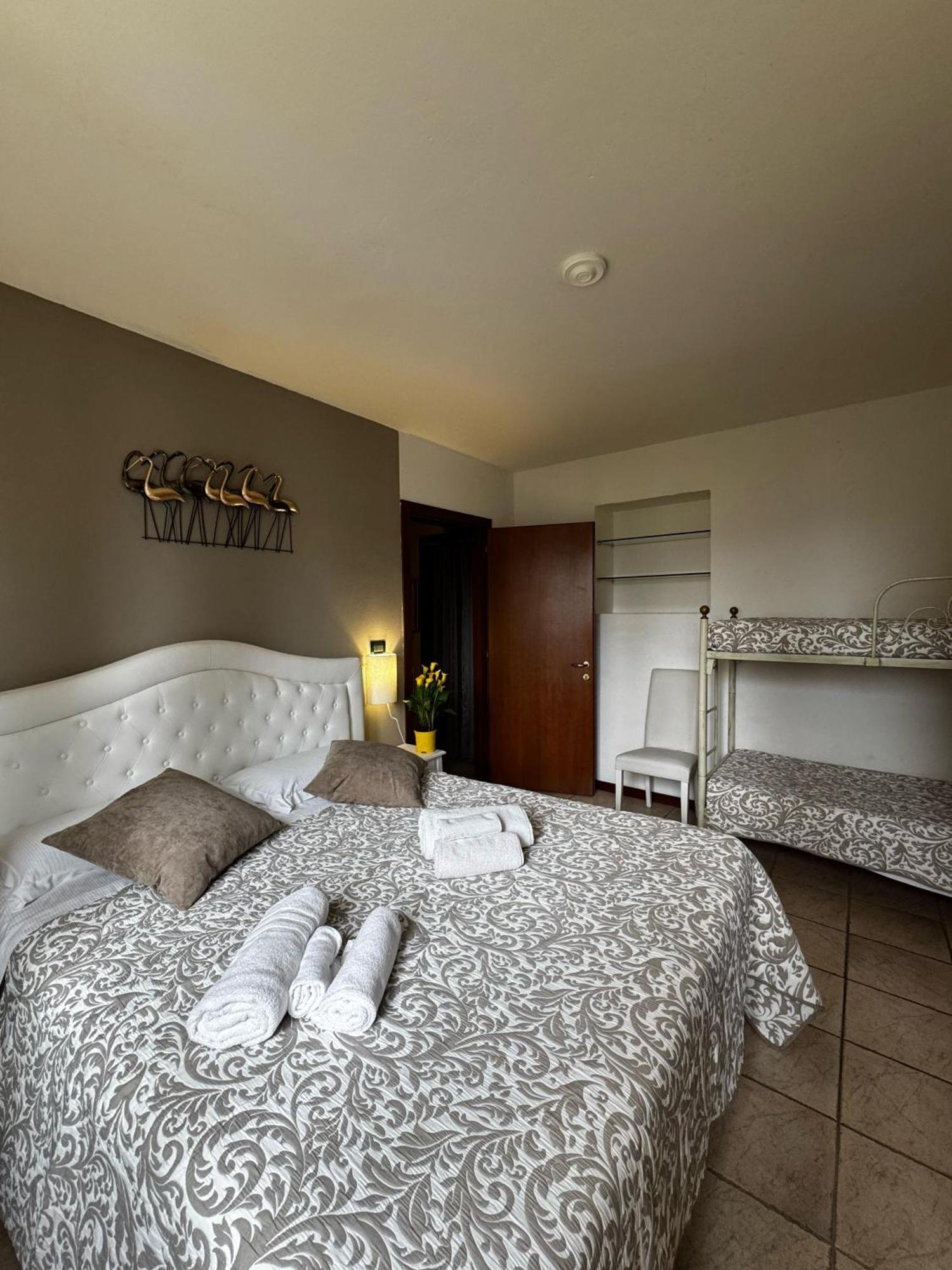 Wonderful Lake View Apartments With Pool With Breakfast Gardasee Тори дел Бенако Екстериор снимка