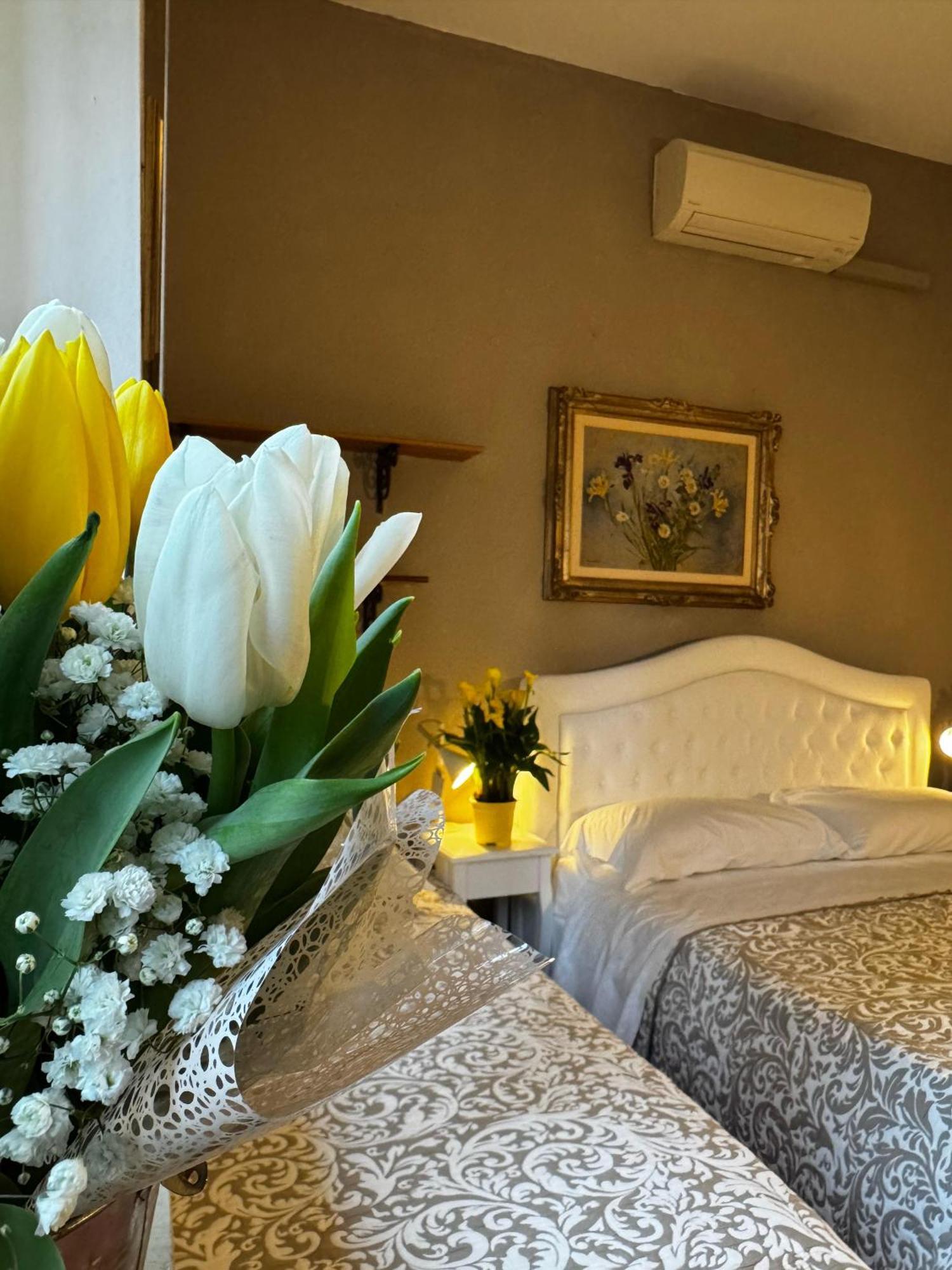 Wonderful Lake View Apartments With Pool With Breakfast Gardasee Тори дел Бенако Екстериор снимка
