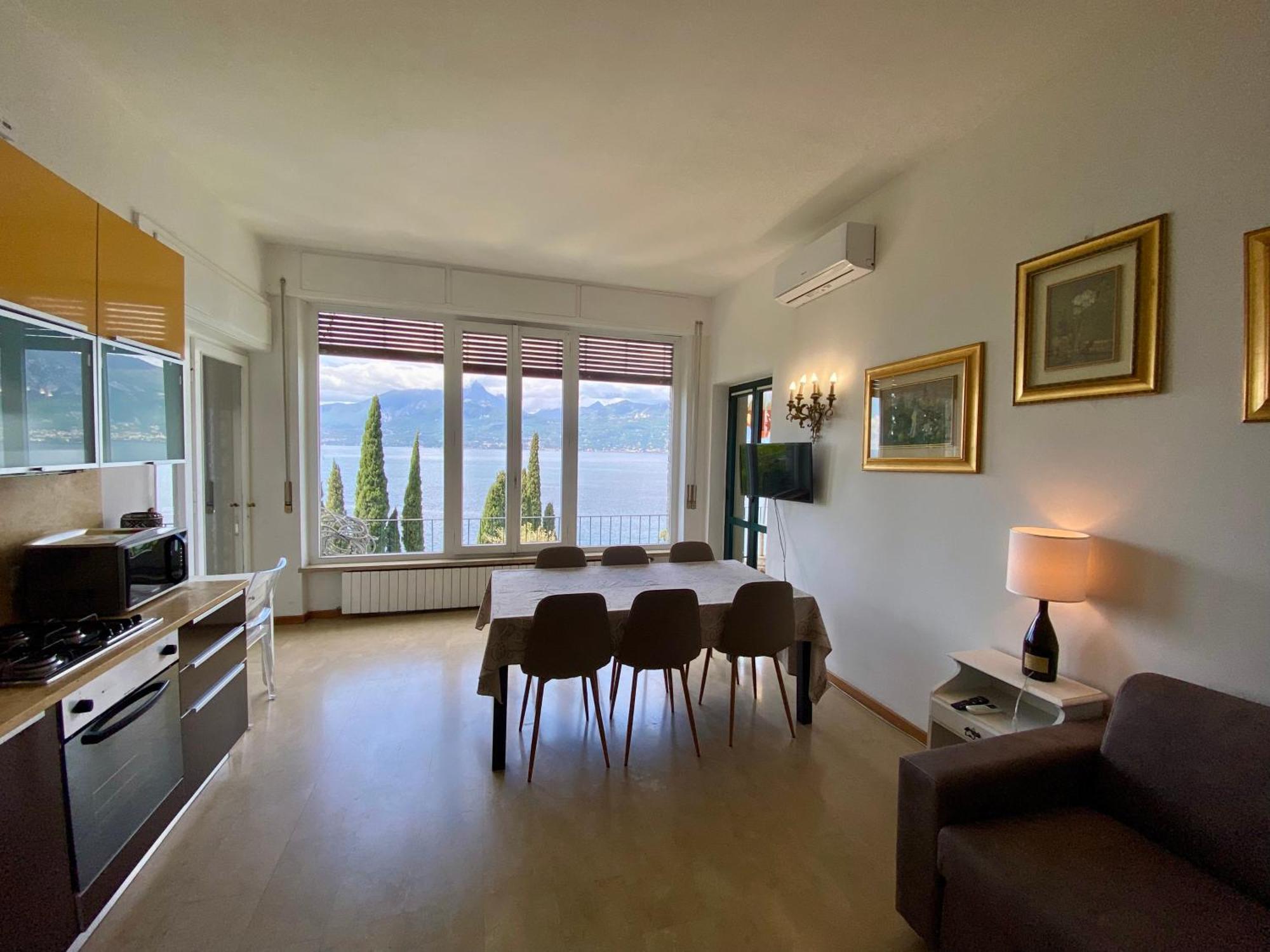Wonderful Lake View Apartments With Pool With Breakfast Gardasee Тори дел Бенако Екстериор снимка